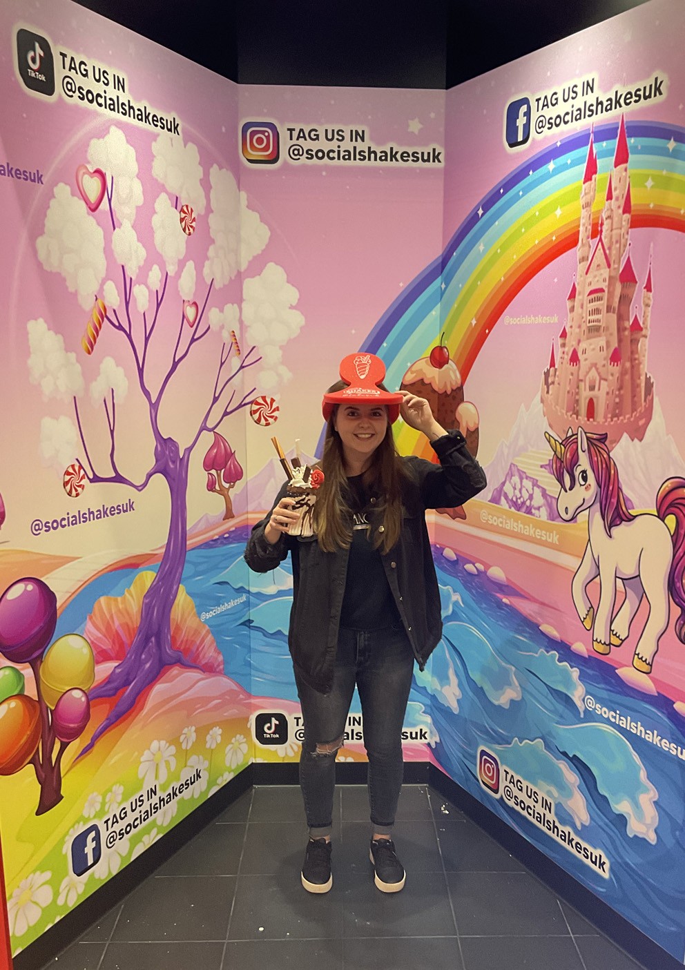 https://www.socialshakes.com/wp-content/uploads/2021/09/Booth-992px.jpg