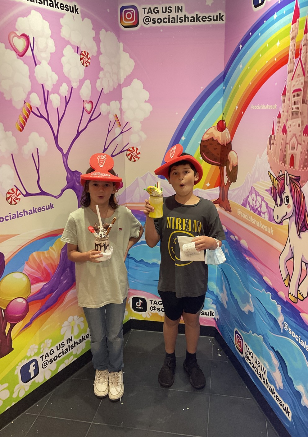 https://www.socialshakes.com/wp-content/uploads/2021/09/Booth-Slider-2.jpg